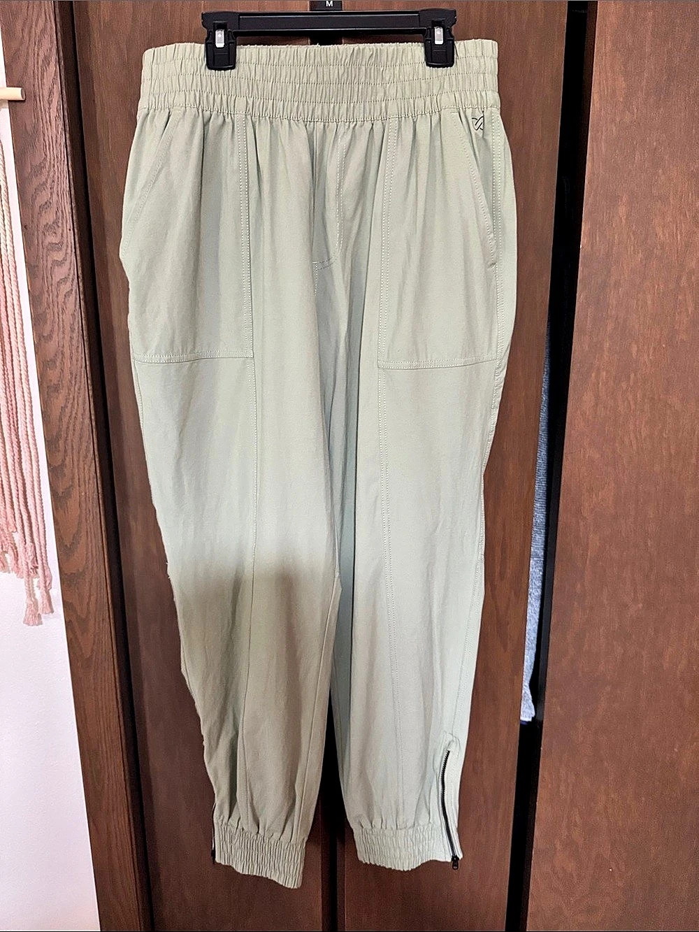 CALA Women's Green Jogger Pants Size Medium Like New